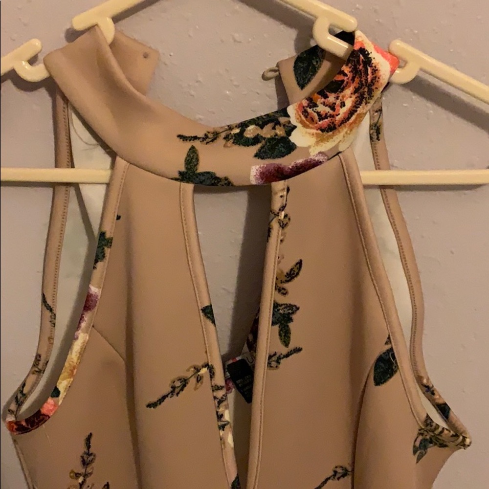 Romper - Picture 3 of 4